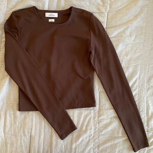 Brown contour crew cropped long sleeve
